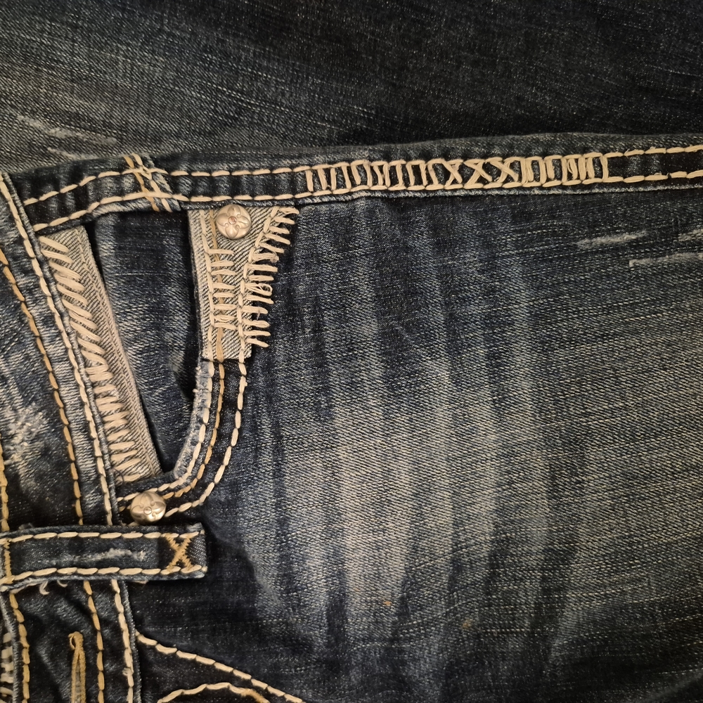 Stylish Blue Jeans - Picture 9 of 12